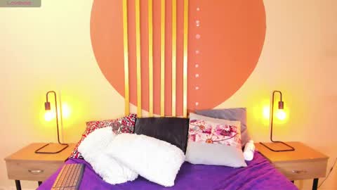 HANAH  online show from February 26, 5:39 pm