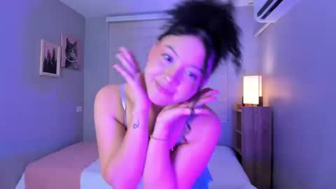 Snapshot of hanah_line chatting on June 16, 1:36 pm Hanna Lineros online show from June 16, 1:36 pm