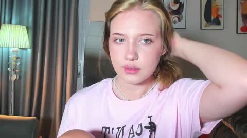 hanahwoods online show from February 22, 10:20 pm