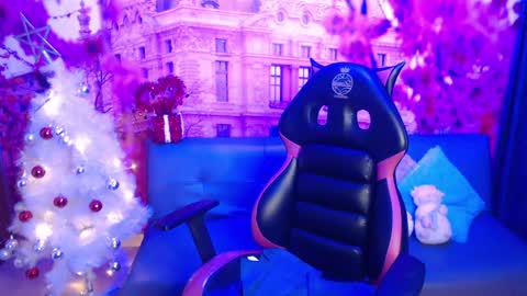 Hanaku  online show from December 14, 5:25 pm