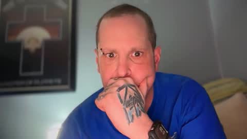 Snapshot of hand_banana_420 chatting on February 2, 12:20 am hand_banana_420 online show from February 2, 12:20 am