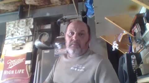 Snapshot of handiemanhere chatting on October 1, 6:25 pm naked man online show from October 1, 6:25 pm