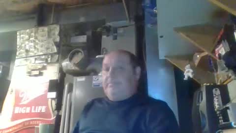 Snapshot of handiemanhere chatting on October 31, 2:45 am naked man online show from October 31, 2:45 am