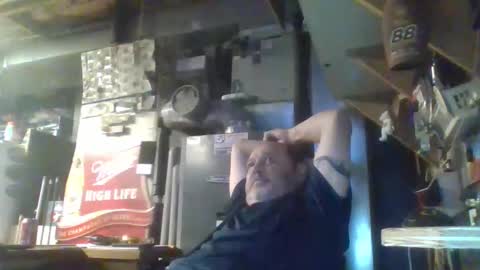 Snapshot of handiemanhere chatting on November 14, 2:16 pm naked man online show from November 14, 2:16 pm