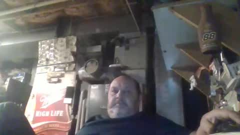 Snapshot of handiemanhere chatting on November 15, 7:21 pm naked man online show from November 15, 7:21 pm