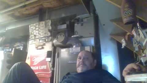 Snapshot of handiemanhere chatting on November 17, 3:34 am naked man online show from November 17, 3:34 am