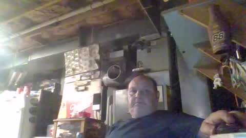 naked man online show from May 10, 1:22 am
