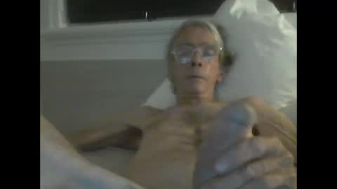 handshappyfu1 online show from December 16, 2:38 pm