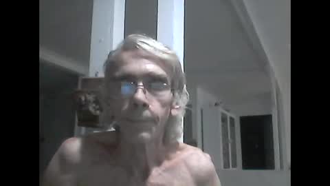 handshappyfu1 online show from October 1, 6:25 pm