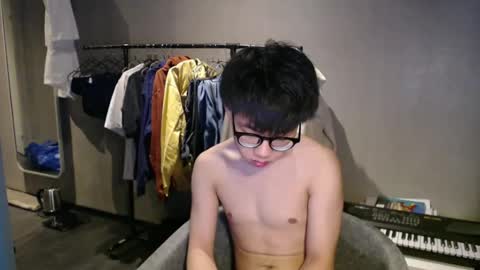 handsome_mannn online show from March 22, 6:44 pm
