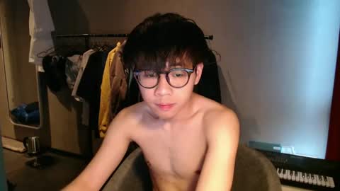 handsome_mannn online show from April 26, 5:21 pm