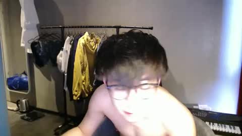 handsome_mannn online show from April 29, 4:44 pm
