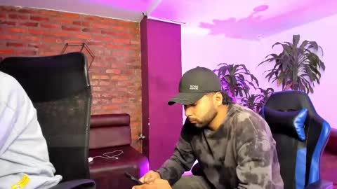 leonardfarrucknick and otis online show from September 27, 1:38 pm