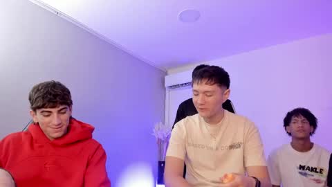 leonardfarrucknick and otis online show from June 3, 8:14 pm