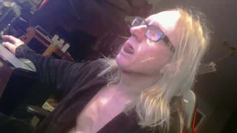 Snapshot of handyman5303 chatting on January 19, 8:09 pm Handystudman online show from January 19, 8:09 pm