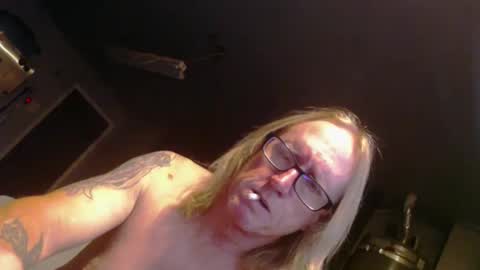 Snapshot of handyman5303 chatting on February 21, 6:48 pm Handystudman online show from February 21, 6:48 pm