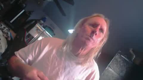 Snapshot of handyman5303 chatting on February 24, 10:58 pm Handystudman online show from February 24, 10:58 pm