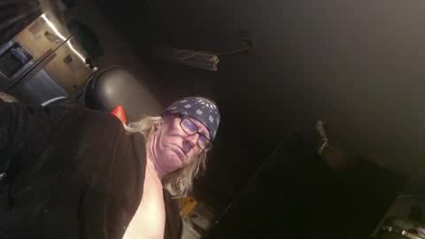 Snapshot of handyman5303 chatting on March 6, 2:51 pm Handystudman online show from March 6, 2:51 pm