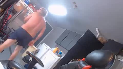 Snapshot of handystud33 chatting on September 24, 5:27 pm handystud33 online show from September 24, 5:27 pm