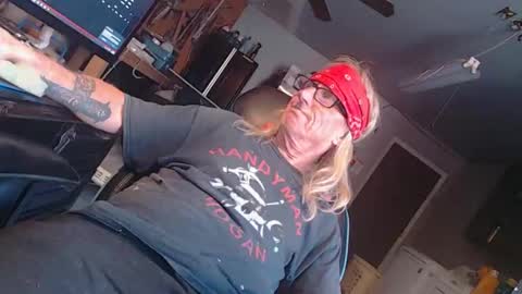 Snapshot of handystud33 chatting on October 21, 4:08 pm handystud33 online show from October 21, 4:08 pm