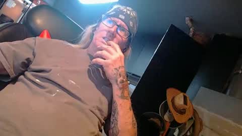 handystud33 online show from March 4, 7:36 am