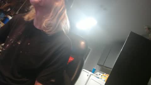 Snapshot of handystud33 chatting on May 30, 3:42 pm handystud33 online show from May 30, 3:42 pm