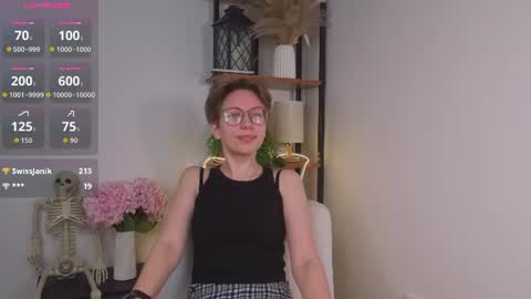 Snapshot of hangladue chatting on July 16, 1:55 am Nora online show from July 16, 1:55 am