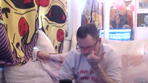 Snapshot of hankrams chatting on April 3, 6:39 pm hank rams online show from April 3, 6:39 pm