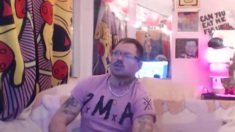 Snapshot of hankrams chatting on April 7, 1:28 am hank rams online show from April 7, 1:28 am