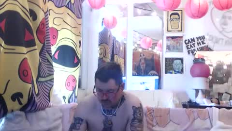 Snapshot of hankrams chatting on April 11, 7:18 pm hank rams online show from April 11, 7:18 pm