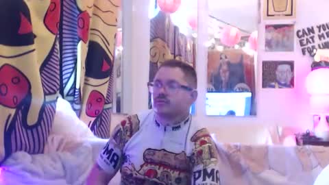 Snapshot of hankrams chatting on April 16, 2:29 pm hank rams online show from April 16, 2:29 pm