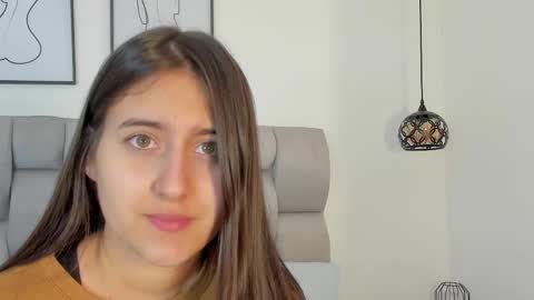 hanna__evans_ online show from October 4, 11:41 am