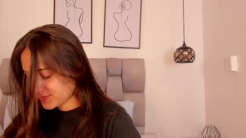 hanna__evans_ online show from October 21, 11:55 am