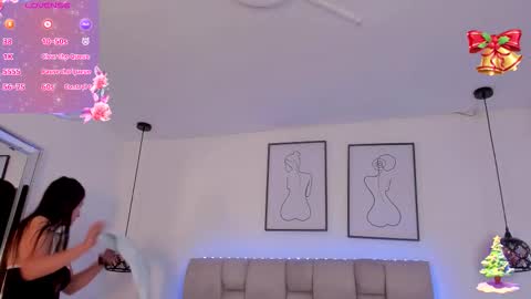 hanna__evans_ online show from December 17, 11:16 am