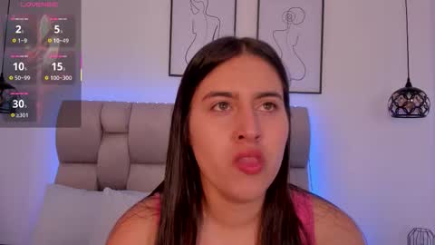 hanna__evans_ online show from March 29, 12:05 pm