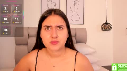 hanna__evans_ online show from April 10, 11:48 am