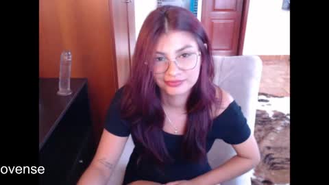 Snapshot of hanna_beily chatting on April 18, 7:07 pm hanna online show from April 18, 7:07 pm