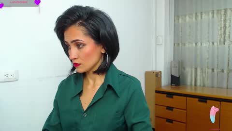 Sara online show from November 5, 3:34 pm