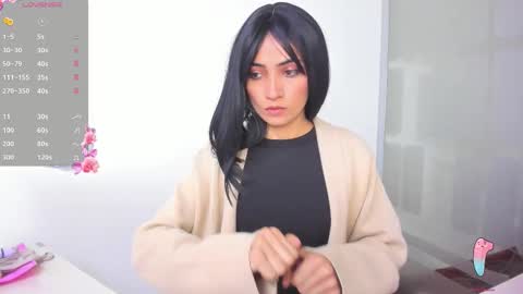 Snapshot of hanna_chloe chatting on February 8, 1:47 pm Sara online show from February 8, 1:47 pm