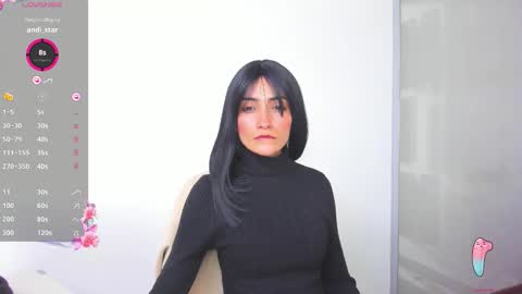 Snapshot of hanna_chloe chatting on February 12, 7:53 pm Sara online show from February 12, 7:53 pm