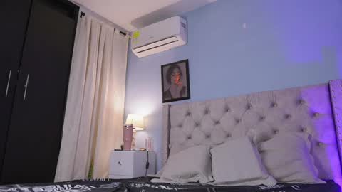 HANNA  online show from January 30, 6:54 pm