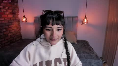 Snapshot of hanna_clark__ chatting on May 3, 12:11 pm Hanna clark online show from May 3, 12:11 pm