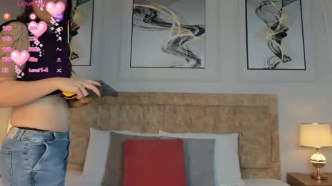 Snapshot of hanna_daze chatting on February 19, 11:28 am hanna_daze online show from February 19, 11:28 am