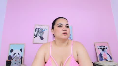 Snapshot of hanna_grray chatting on December 27, 8:24 am Hanna online show from December 27, 8:24 am