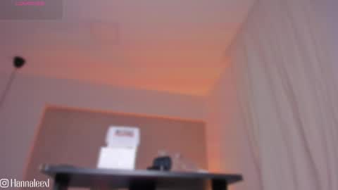 Snapshot of hanna_lee02 chatting on April 24, 12:07 pm Hanna Lee online show from April 24, 12:07 pm