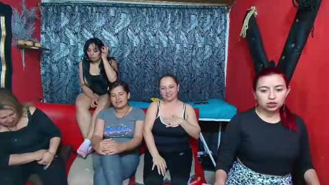 Snapshot of hanna_mature01 chatting on February 28, 12:43 am Hanna online show from February 28, 12:43 am