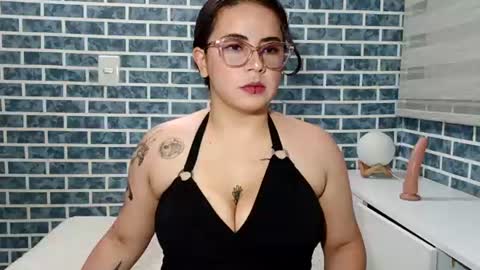 hanna_moons online show from June 12, 3:05 am