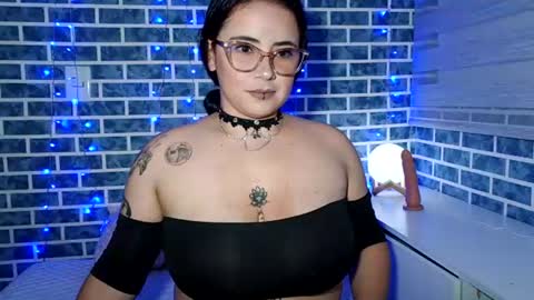 hanna_moons online show from June 13, 2:53 am