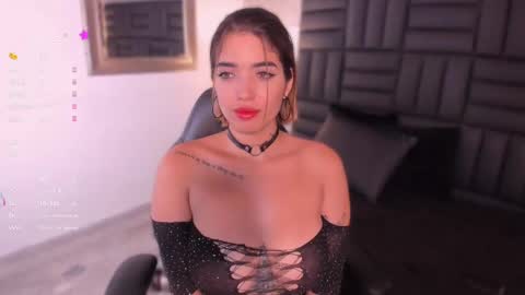 Hanna  online show from February 4, 8:28 pm