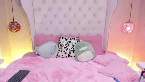 Snapshot of hanna_weston chatting on December 7, 5:48 am hanna online show from December 7, 5:48 am